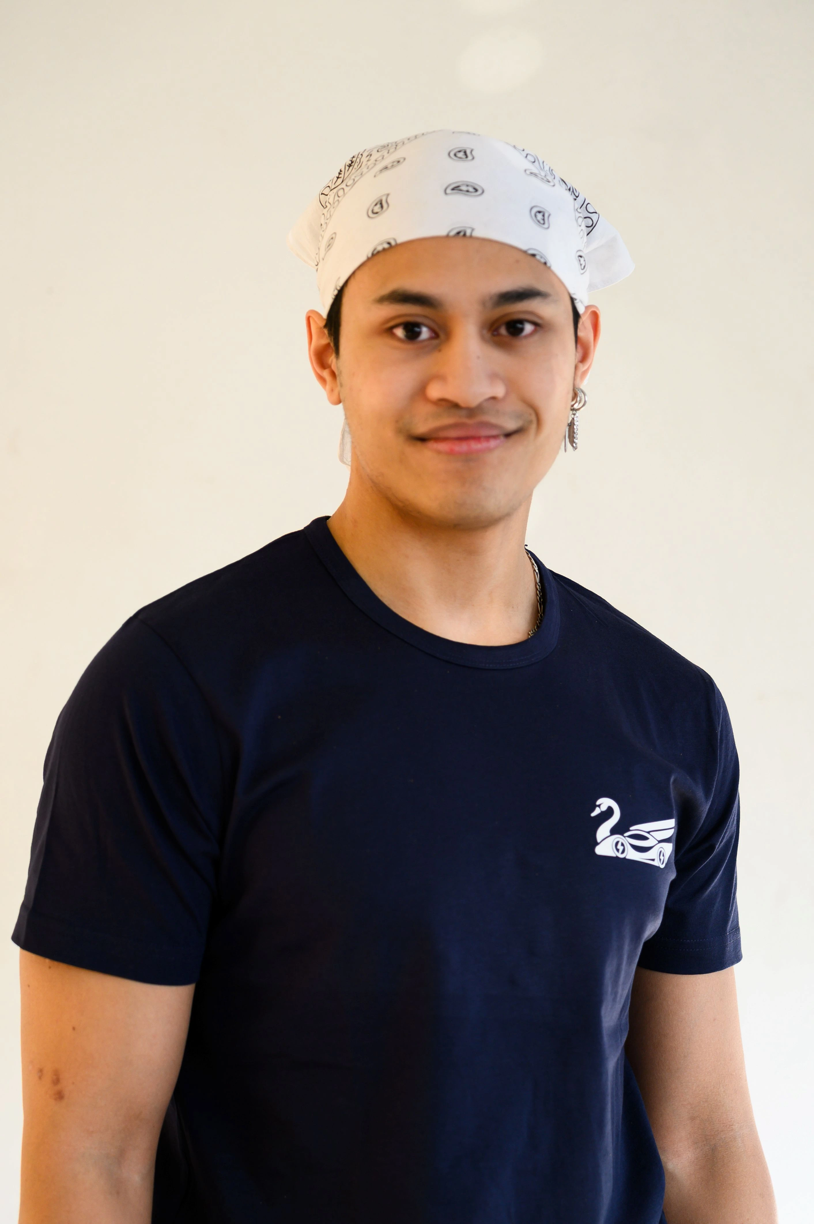 Aaris Ezra Male